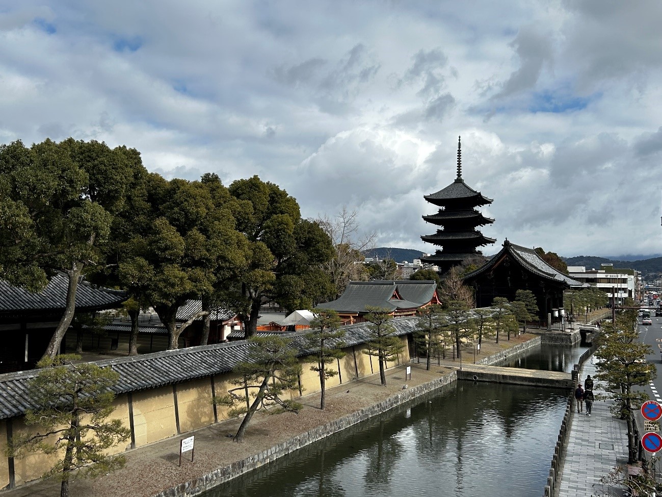 株式会社エスト24 初詣「東寺」