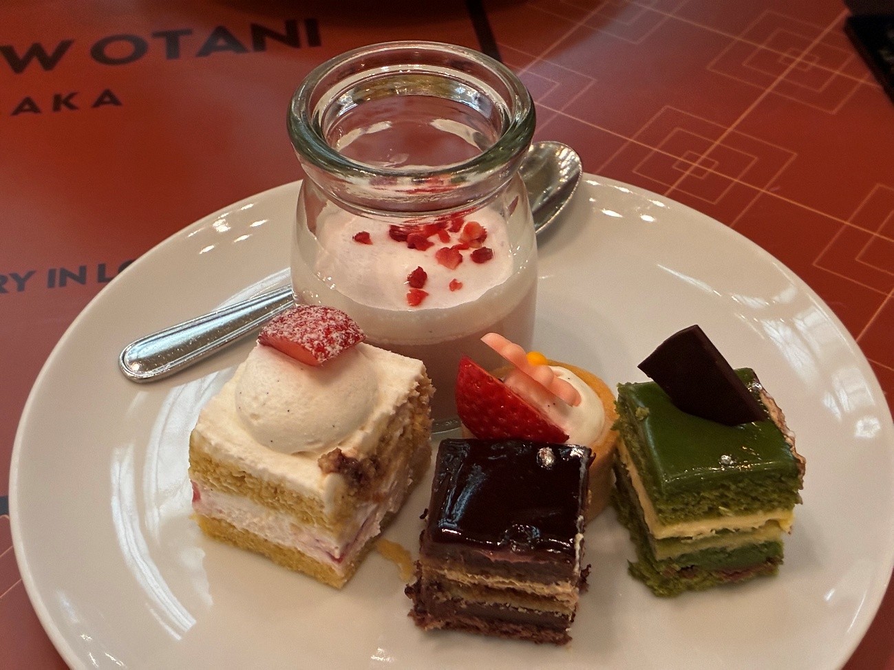 株式会社エスト24 ホテルでいちご狩り