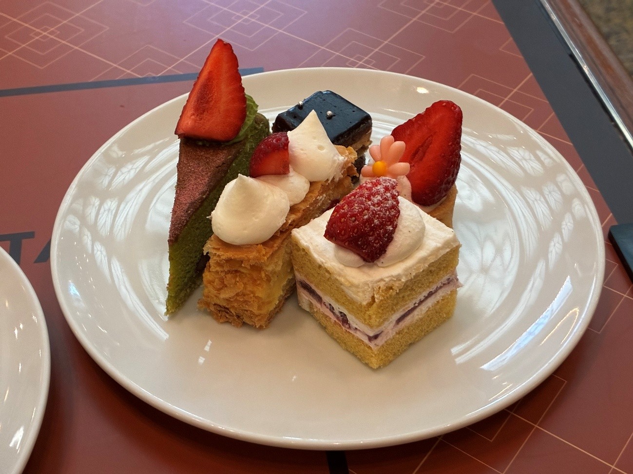 株式会社エスト24 ホテルでいちご狩り